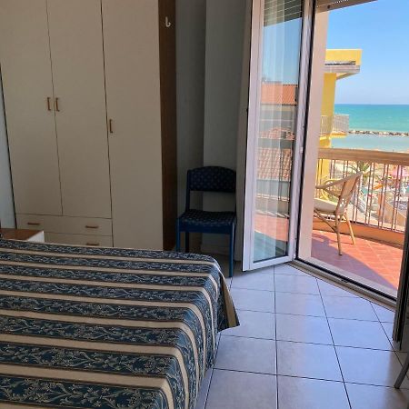 Hotel Acapulco Viserbella di Rimini Eksteriør billede