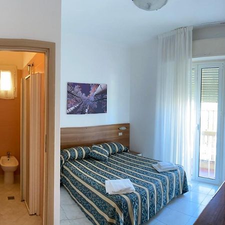 Hotel Acapulco Viserbella di Rimini Eksteriør billede
