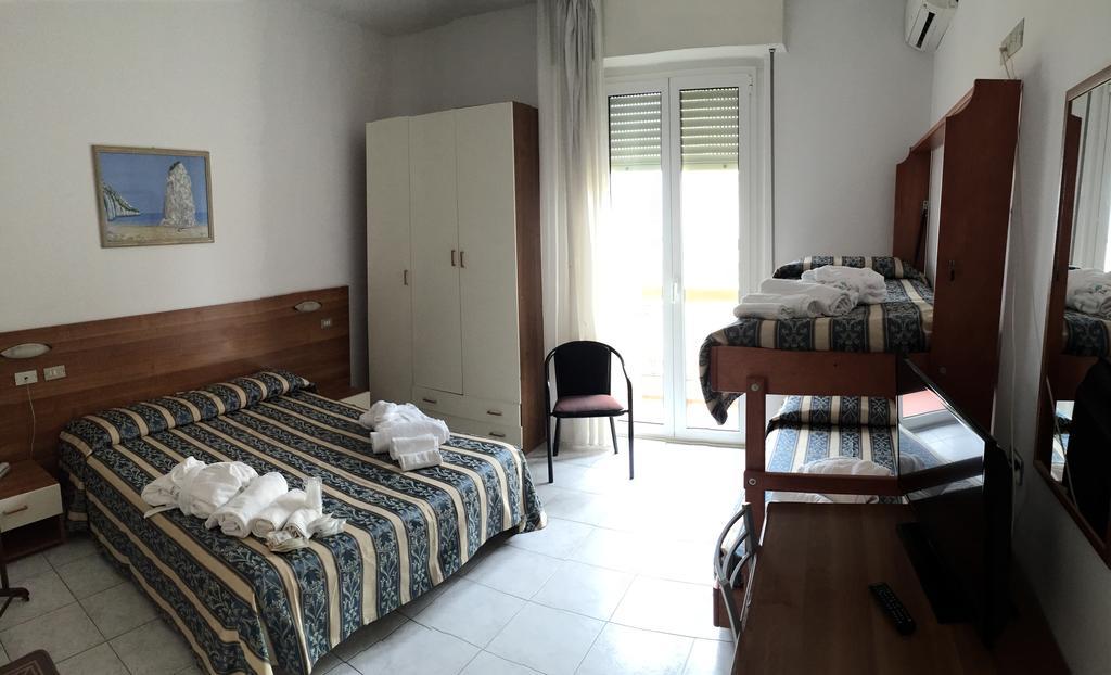Hotel Acapulco Viserbella di Rimini Eksteriør billede