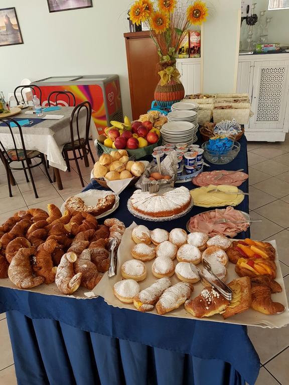 Hotel Acapulco Viserbella di Rimini Eksteriør billede