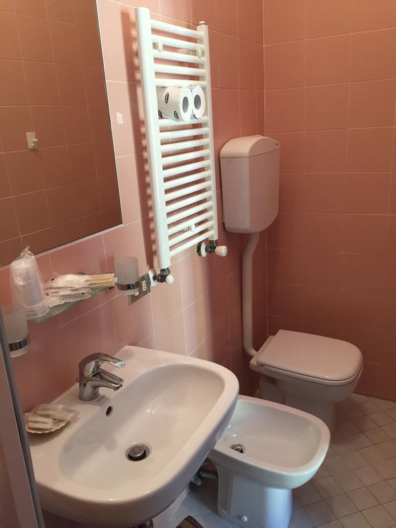 Hotel Acapulco Viserbella di Rimini Eksteriør billede