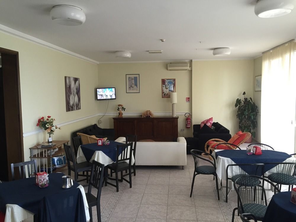 Hotel Acapulco Viserbella di Rimini Eksteriør billede
