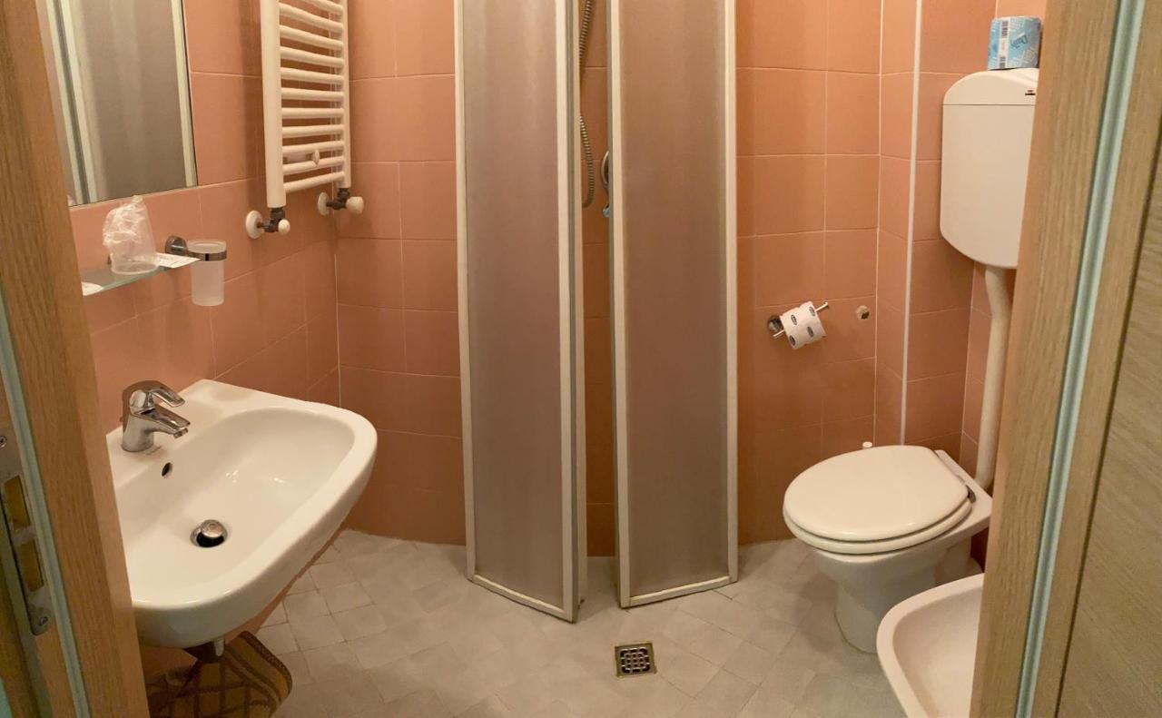 Hotel Acapulco Viserbella di Rimini Eksteriør billede