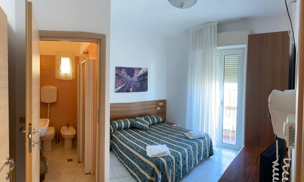 Hotel Acapulco Viserbella di Rimini Eksteriør billede