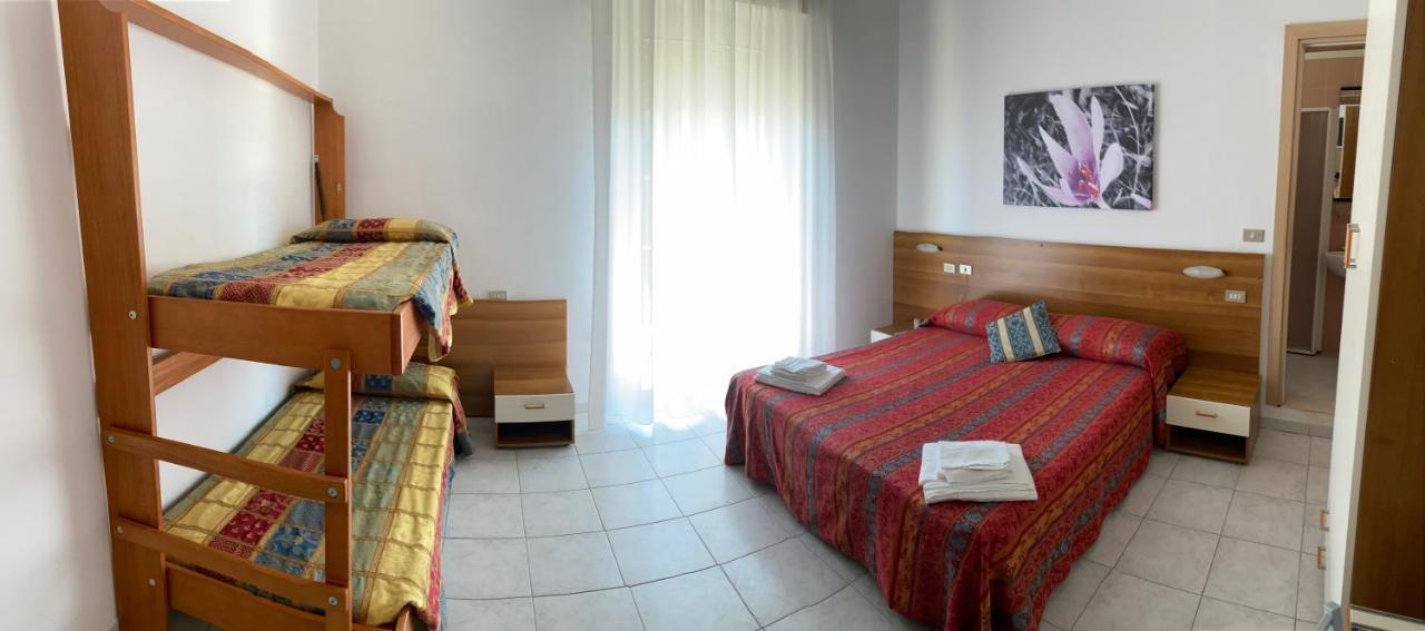 Hotel Acapulco Viserbella di Rimini Eksteriør billede